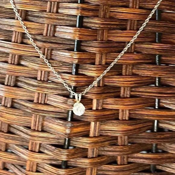 Beautiful large CZ pendant necklace on silver tone chain - Picture 2 of 8